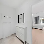 Vibestudio 302 - Central - Ac - Near Parking